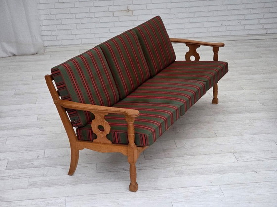 Image 1 of Dänisches 3-Sitzer-Sofa aus den 1970er Jahren, grüne Möbelwolle, Eichenholz.