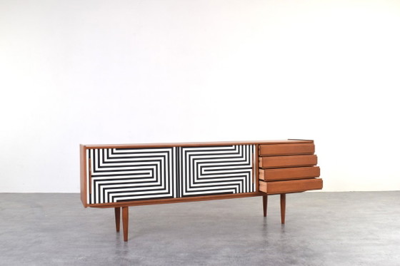 Credenza danese in teak dipinta a mano, stile Op Art, anni '60. – Credenze, Wood (photo 6 of 16)