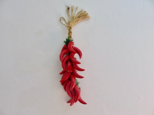 Corde de Piments d'Espelette en Céramique, Pays Basque, France, 1960 – decoratieve objecten, Ceramic