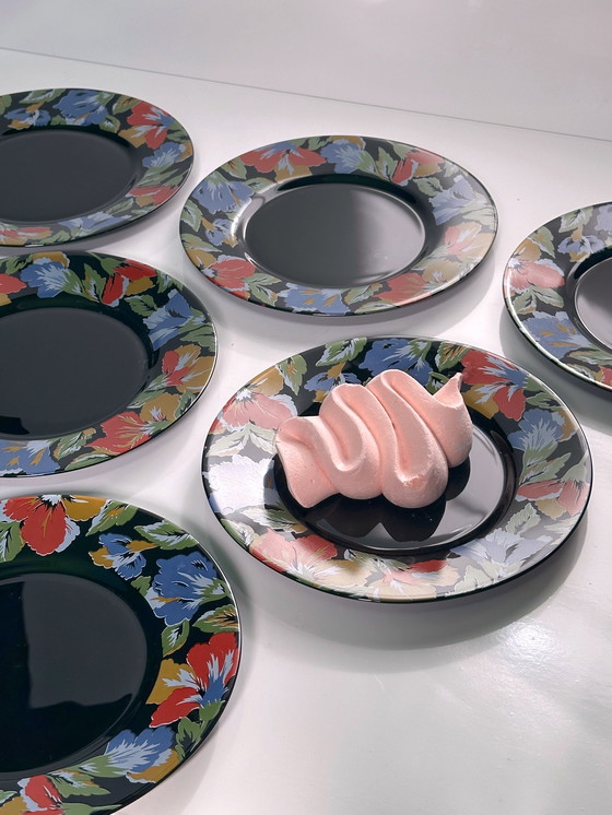 Image 1 of 6x Piatti da torta vintage Arcoroc Fiori neri Francia Set anni '80-'90 Luminarc Octime Francia Rosso Blu Giallo