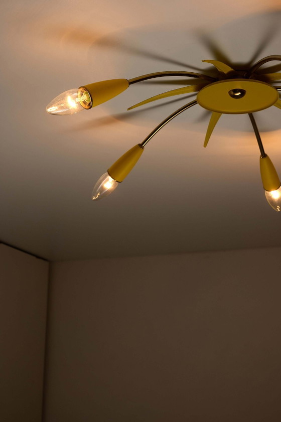Lámpara de Techo Sputnik Amarilla Mid-Century, Plafones, Metal, Latón, Amarillo, Mid Century Modern (foto 5 de 6)