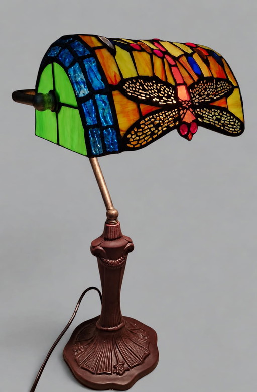 Lampe de bureau Tiffany-style Dragonfly. Hauteur 45 cm. Diamètre abat-jour 28 cm.