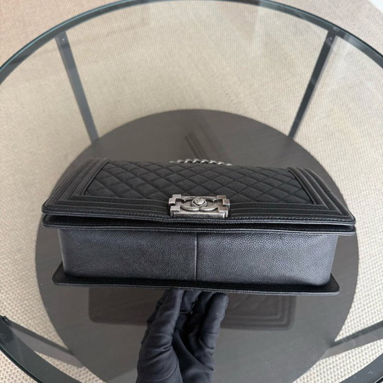 Image 1 of Chanel Boy Medium - Caviar 28CM Nuovo Medium Trapuntato Nero Rutenio Hardware Argento