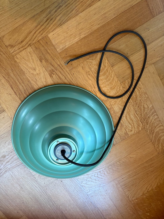 Green vintage pendant lamp 60s (Willy Meyer) – Aluminium (photo 7 of 7)