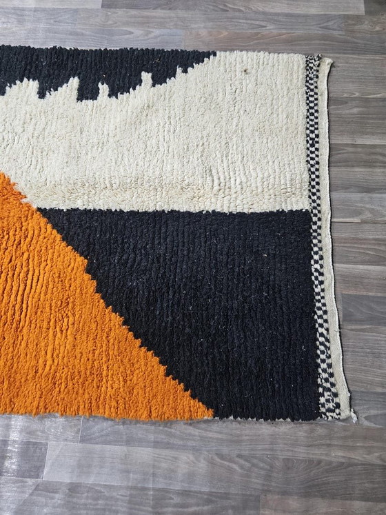 Alfombra marroquí tejida a mano, hecha a medida, 350 x 150 cm. – Alberto Bazzani, Wool (photo 6 of 9)