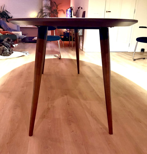 Image 1 of Table de salle à manger ovale en bois de noyer 220 x 100 cm