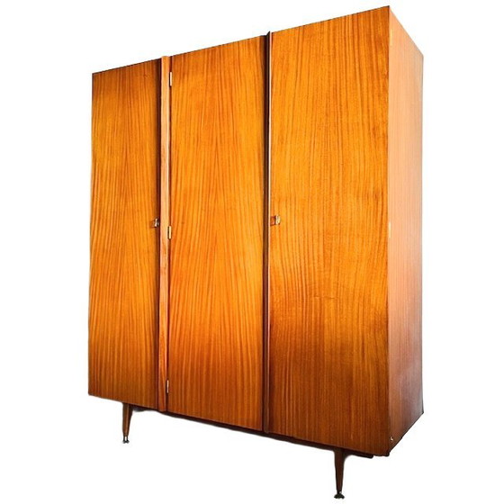 Image 1 of Armoire vintage danoise à trois portes en teck, style milieu du siècle, années 1960