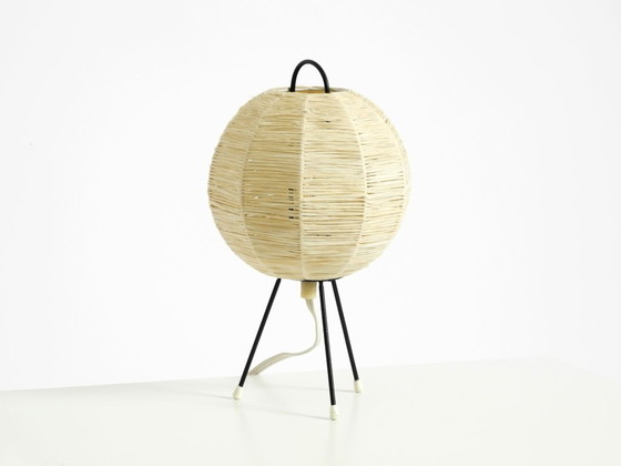 Image 1 of Beautiful mid-century modern tripod raffia table night lamp in very good vintage condition