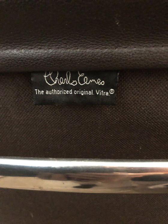 Image 1 of Vitra Eames Softpad Bureaustoel/Vergader Stoel Bruin leer met RVS