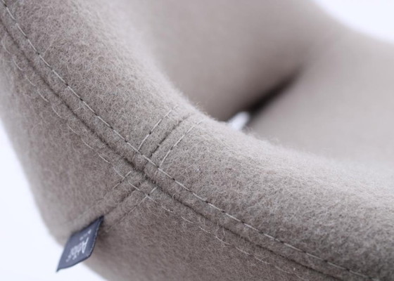 Image 1 of 2x Artifort Beso barkruk beige