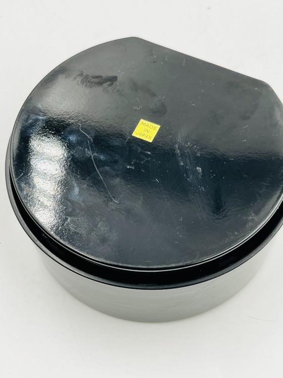 Image 1 of Caja con forma de guijarro en laca japonesa negra – Ebanistería de alta gama