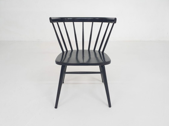 Image 1 of Chaise de salle à manger à dossier à fuseaux noirs, attribuée à Nesto, Danemark, années 1960