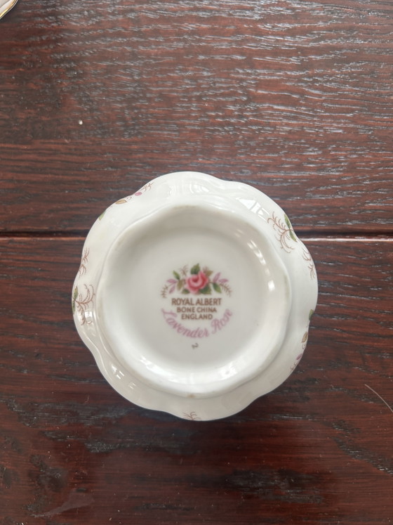 Royal Albert Lavender Rose Gebakservies – Porcelain (photo 3 of 5)