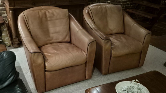 Set van 2 vintage clubstoelen van cognacbruin leer – Cuoietto Leather – Kok Wooninrichting Amersfoort (photo 16 of 19)