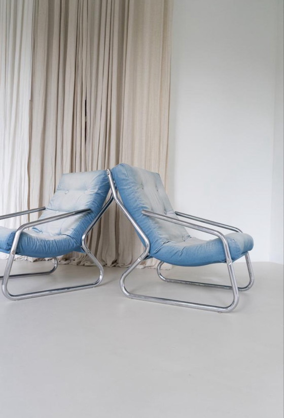 Image 1 of Chaises vintage à armature tubulaire recouvertes d'un tissu en jean