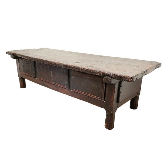 Image 1 of Antiek Spaans kastanje en noten houten salontafel, 18e eeuw