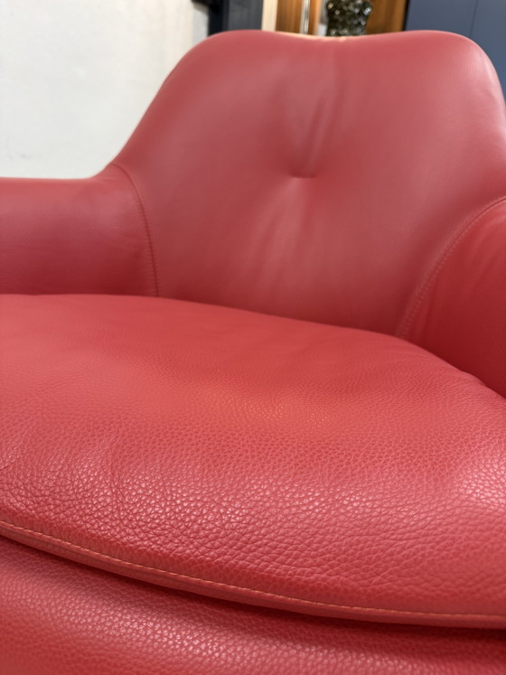 Image 1 of Sillón giratorio Leolux Pode Sparkle de piel roja