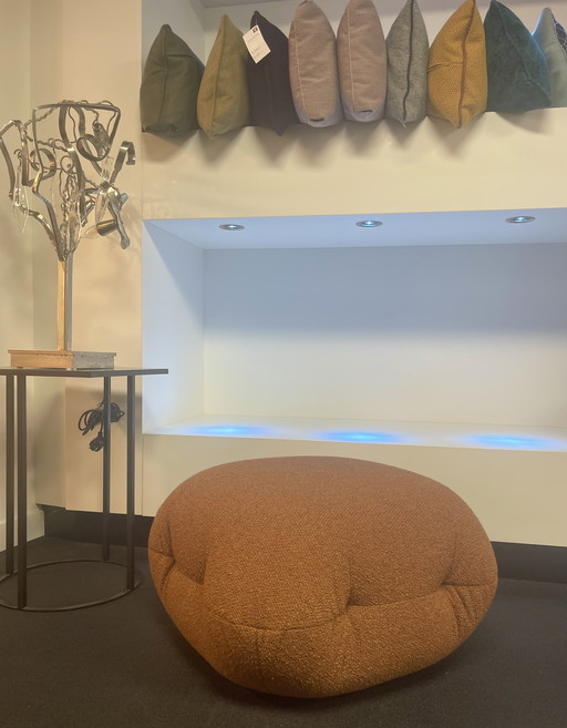 Leolux Pode Unda footstool/ side chair