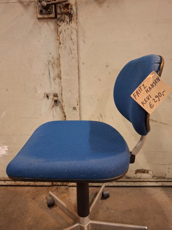 Image 1 of Sedia da ufficio di design Fritz Hansen Kevi 1990 Blu