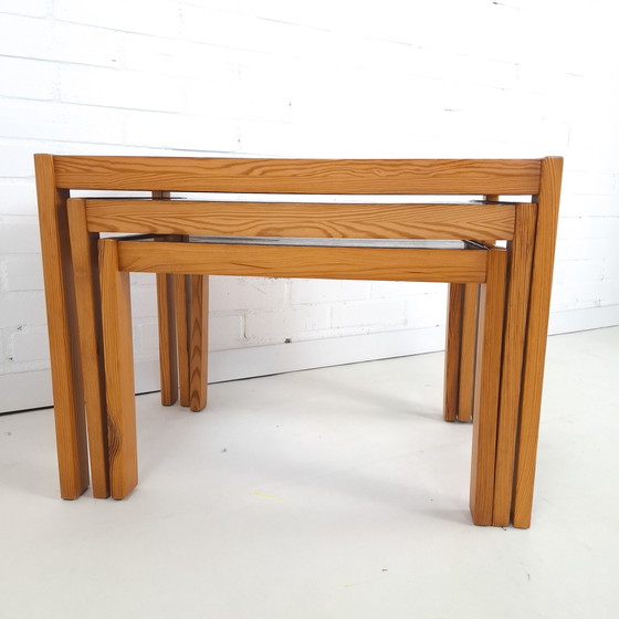 Image 1 of Vintage mimiset bijzettafels grenenhout jaren 70