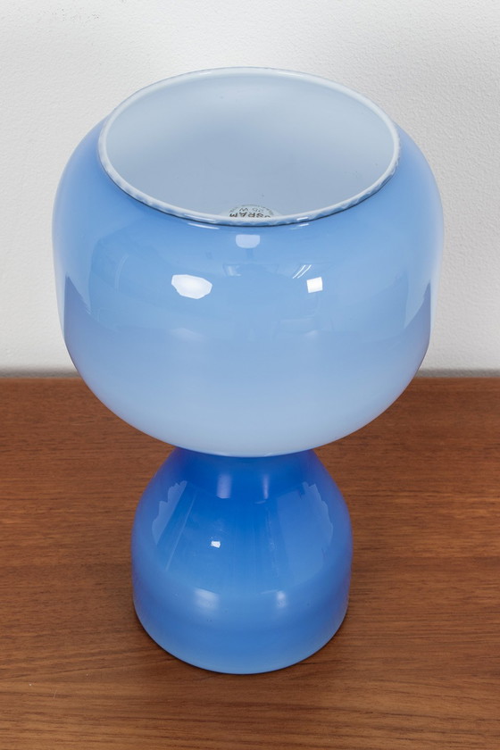 Image 1 of Lampe de table en verre bleu