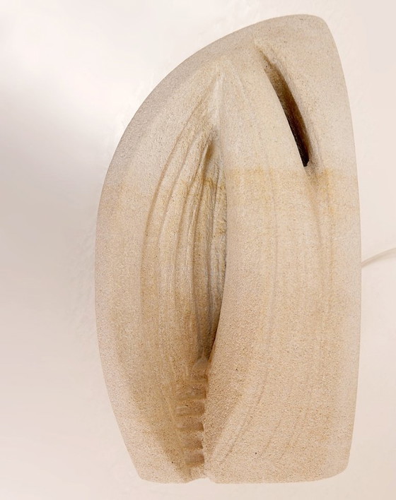 Image 1 of Brutalistische Tischlampe aus geschnitztem Kalkstein - Um 1980er Jahre