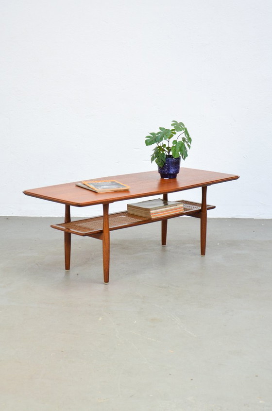 Image 1 of Vintage salontafel, rotan uit het midden van de vorige eeuw, teakhouten plank, Deens, jaren 60