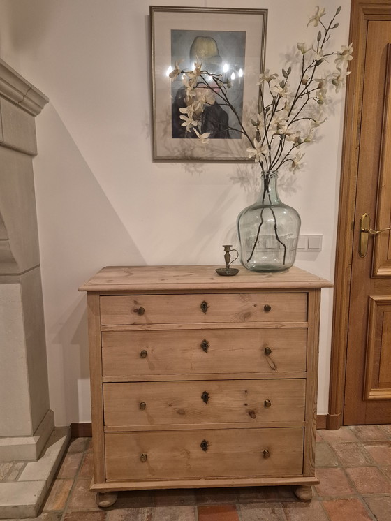 Image 1 of Strakke Antieke Grenen Ladekast 