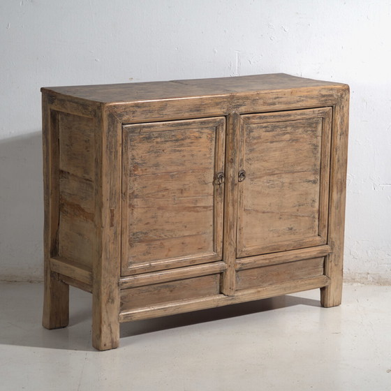 Chinese two-door sideboard in pine – China, circa 1930 – Sideboard cabinet (photo 4 of 40)