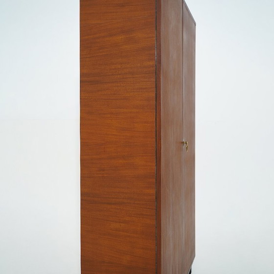 Image 1 of Teakhouten kledingkast met interne planken, jaren 60