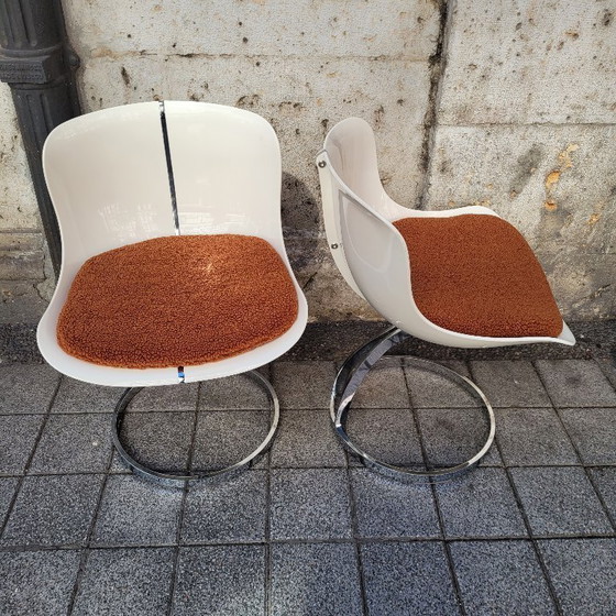 Image 1 of (4) Goldfinger Chairs, naar Michel Cadestin, Space Age-stijl, glasvezel en chroomstaal, jaren 90 – Frankrijk