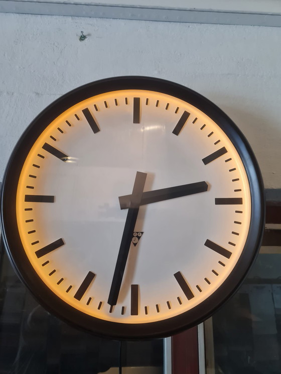 Image 1 of Pragotron electrick clock