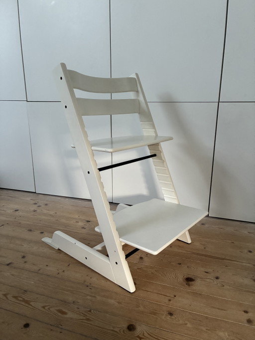 Stokke Tripp Trapp design houten kinderstoel meegroeistoel originele kleur wit 1e eigenaar met glijders