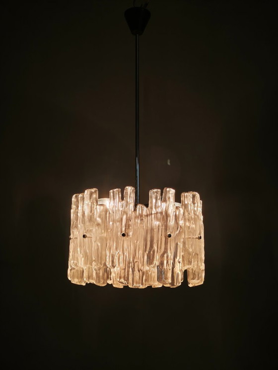 Suspension autrichienne exceptionnelle des années 1960, attribuée à J.T. Kalmar. – Glass (photo 12 of 12)