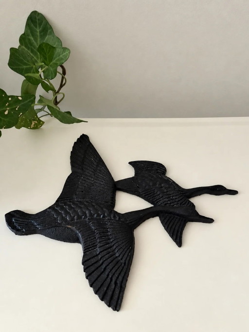 Cast iron wall birds