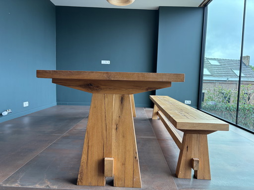 Table en bois lourd