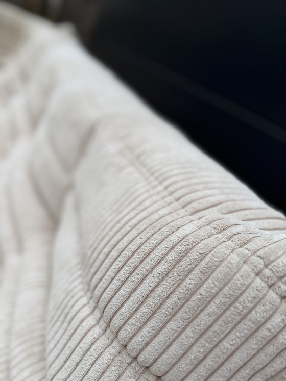 Image 1 of Ligne Roset Togo 3zit met poef (ottoman) in Beige Ribcord (Velours côtelé) 10/10 staat!!