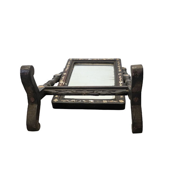 Image 1 of Miroir psychique chinois ancien incrusté de nacre