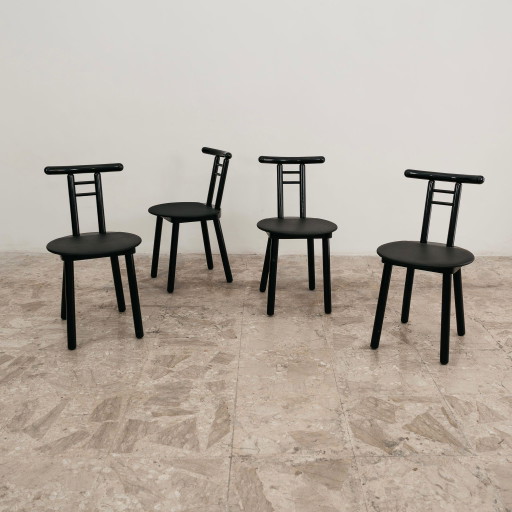 Set van 4 postmoderne stoelen in Memphis-stijl, Italiaans design uit de jaren 80.