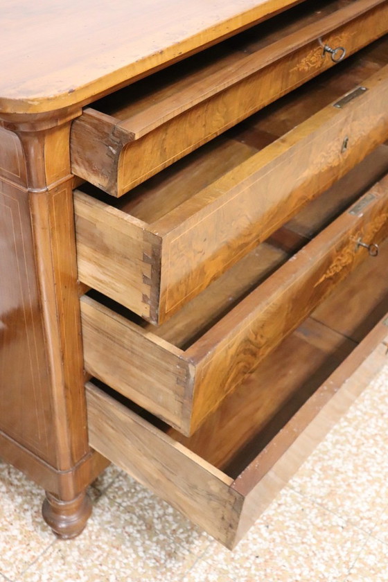 Image 1 of Cómoda antigua de nogal con incrustaciones, Italia, principios del siglo XIX