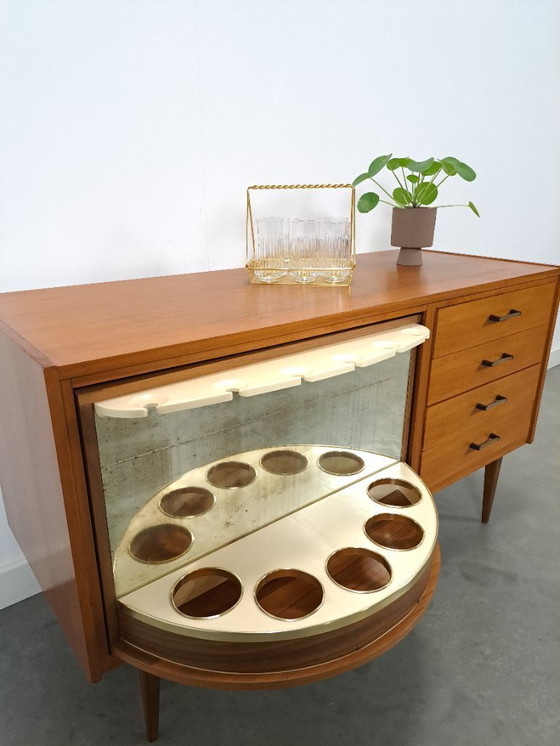 Image 1 of Aparador enchapado con barra giratoria y cajones, mueble bar