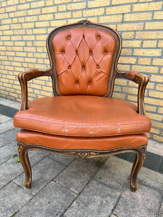 Fauteuil Louis XVI en cuir – Bois (photo 2 of 7)