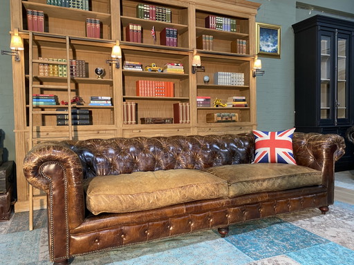 Canapé Chesterfield XL robuste, cigares vintage