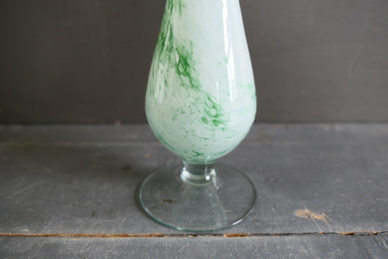 Image 1 of Vase Vintage en verre blanc vert