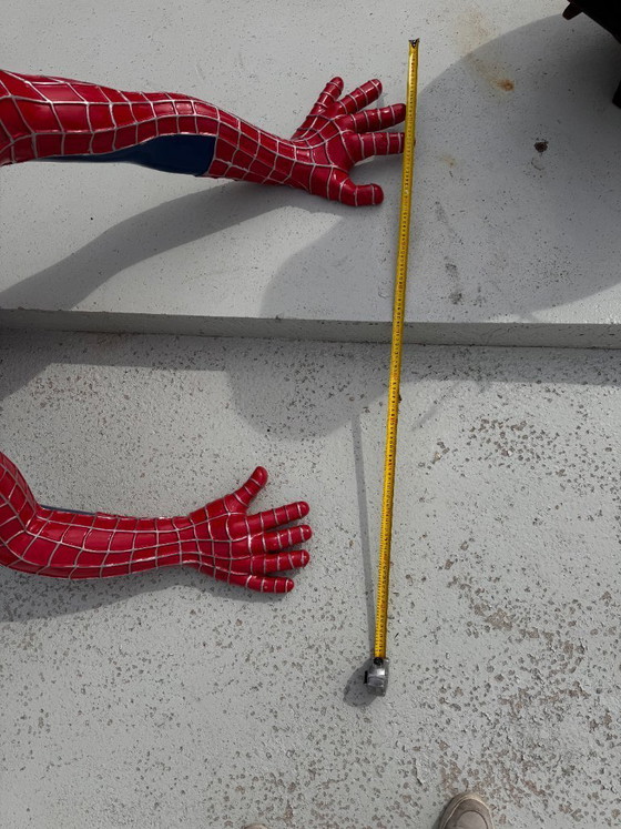 Image 1 of Statua di Spider-Man a grandezza naturale – un vero gioiello che non passa inosservato (210 x 140 cm)