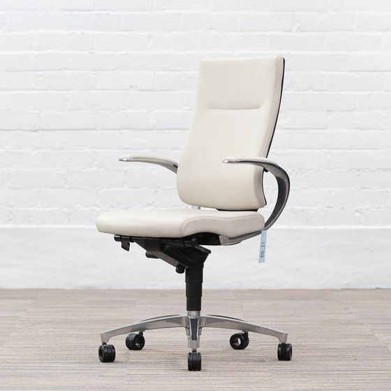 Image 1 of Dauphin In Touch 5410 Executive chair
