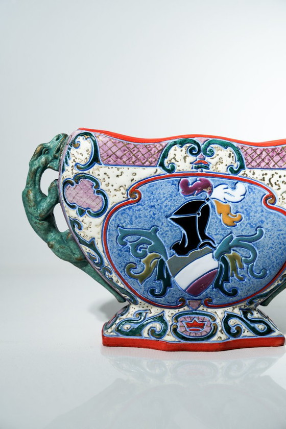 Amphora Czechoslovakia Art Deco Vase Cavalier Portrait Heraldic Crest Enamel – Ceramic (photo 9 of 15)