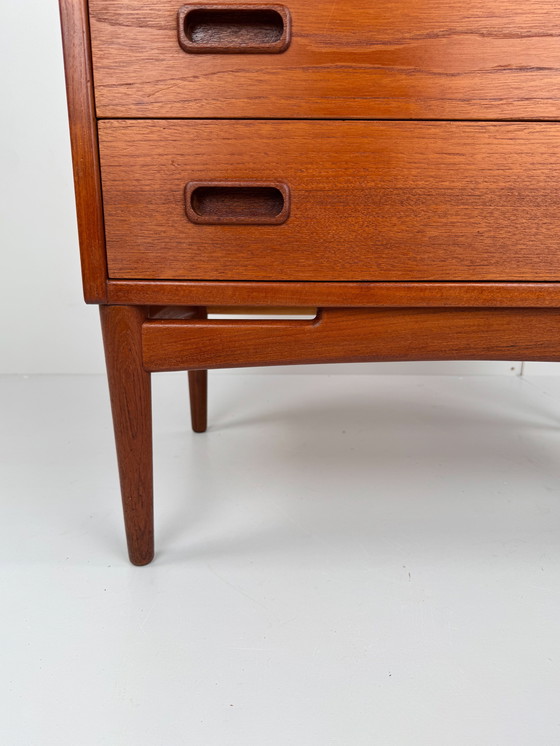 Image 1 of Deense teakhouten ladekast van Mogens Kold Møbelfabrik – verfijnd ontwerp uit het midden van de eeuw