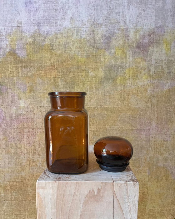 Image 1 of Pot d'apothicaire vintage en verre ambré - France
