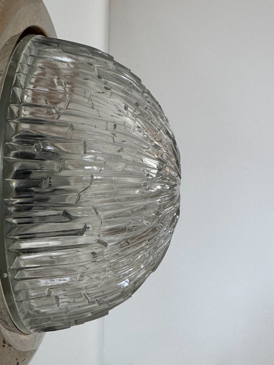 Image 1 of Coppia di applique da parete vintage, ottone e vetro convesso pressato modellato, Francia, 1960